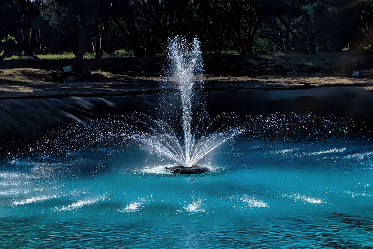 What is the Difference Between Pond Aerators and Pond Floating Fountain Pumps?