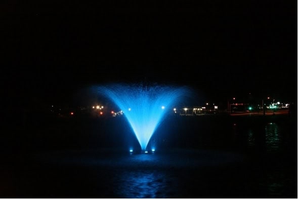Kasco V-shape aerating fountain